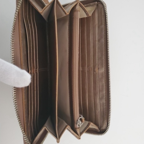 COACH Wallet - Picture 2 of 4